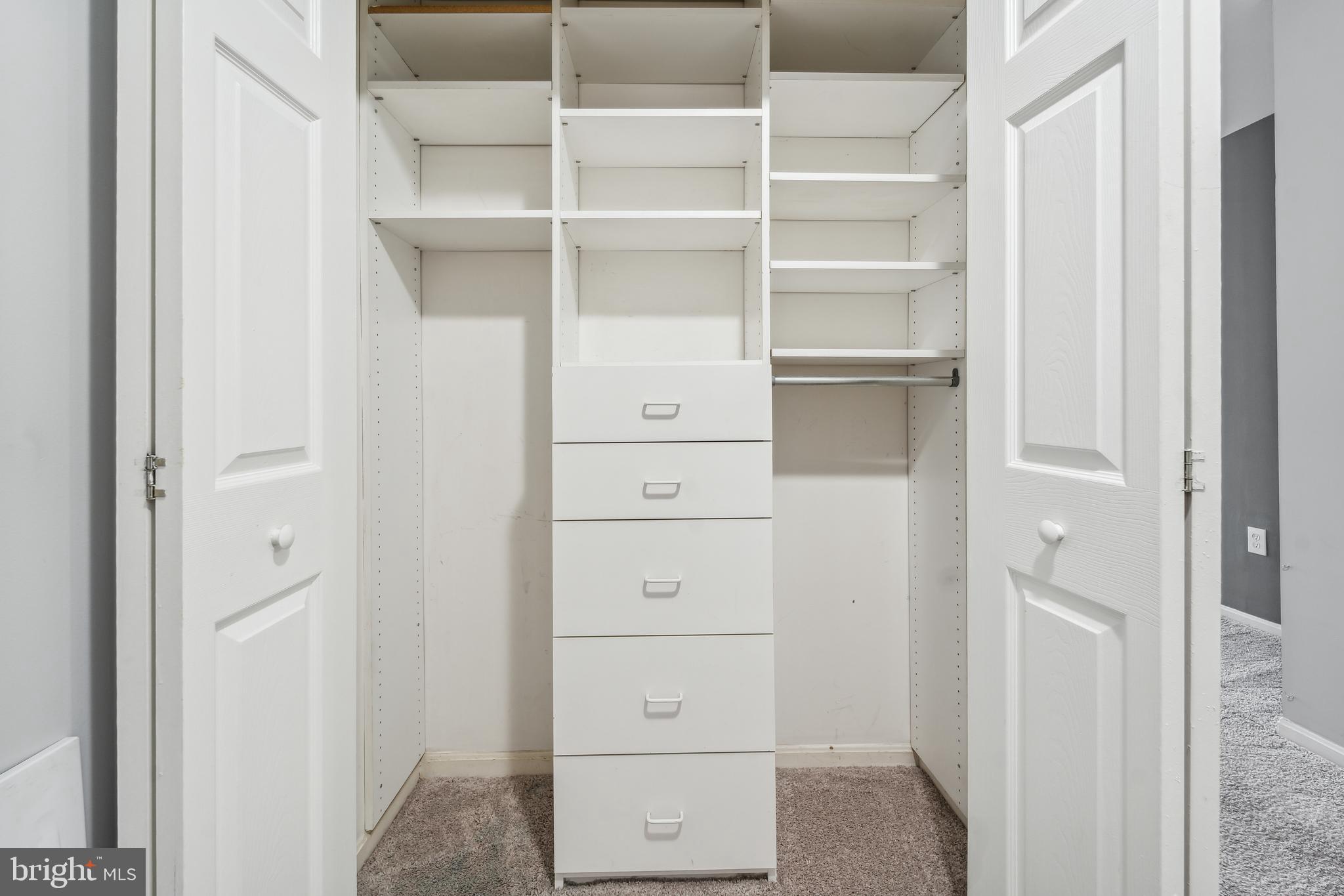 9810 Kingsbridge Dr #102