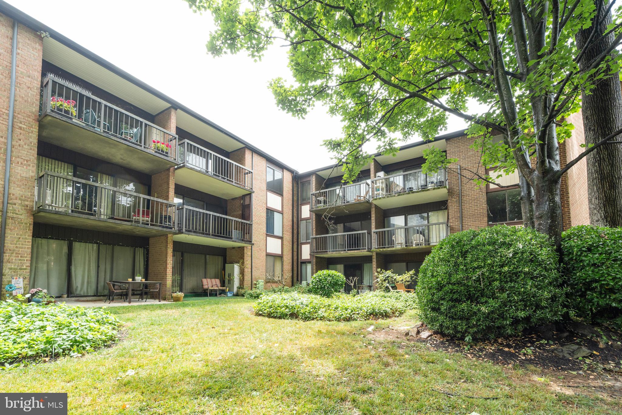 9810 Kingsbridge Dr #102