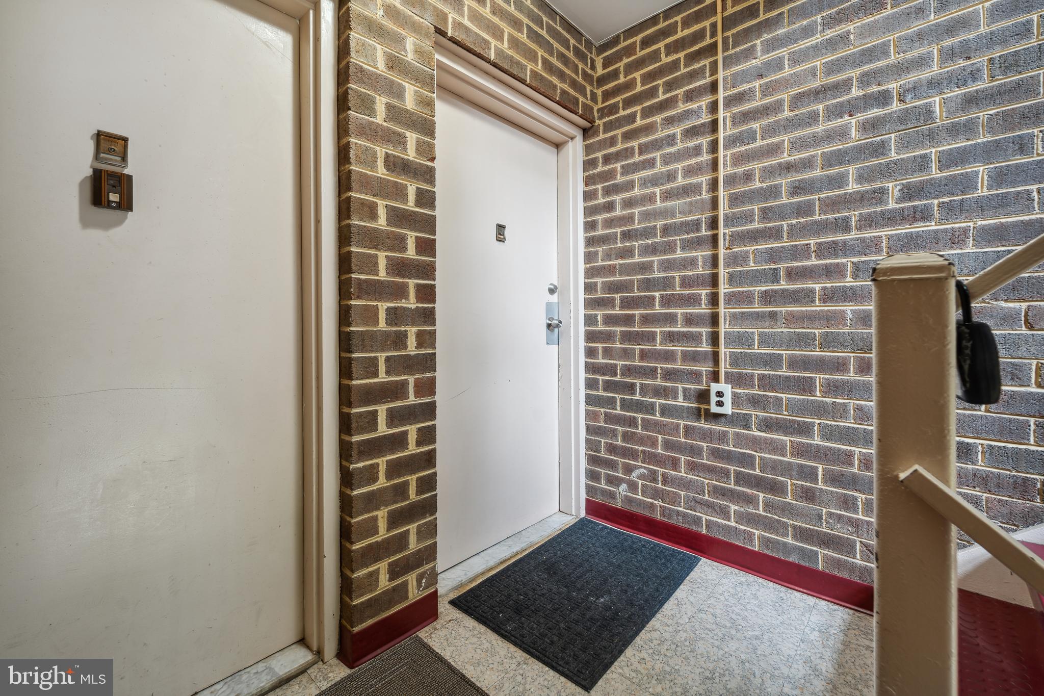 9810 Kingsbridge Dr #102