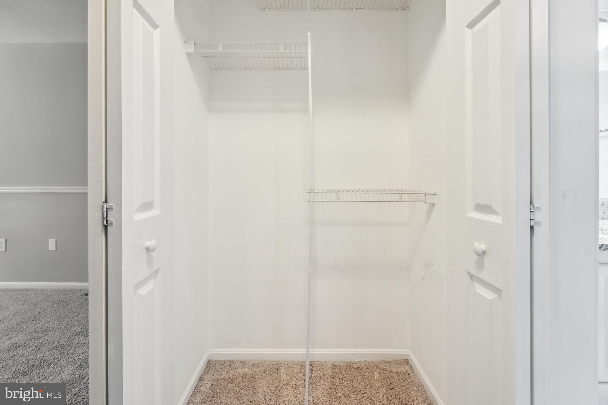 9810 Kingsbridge Dr #102