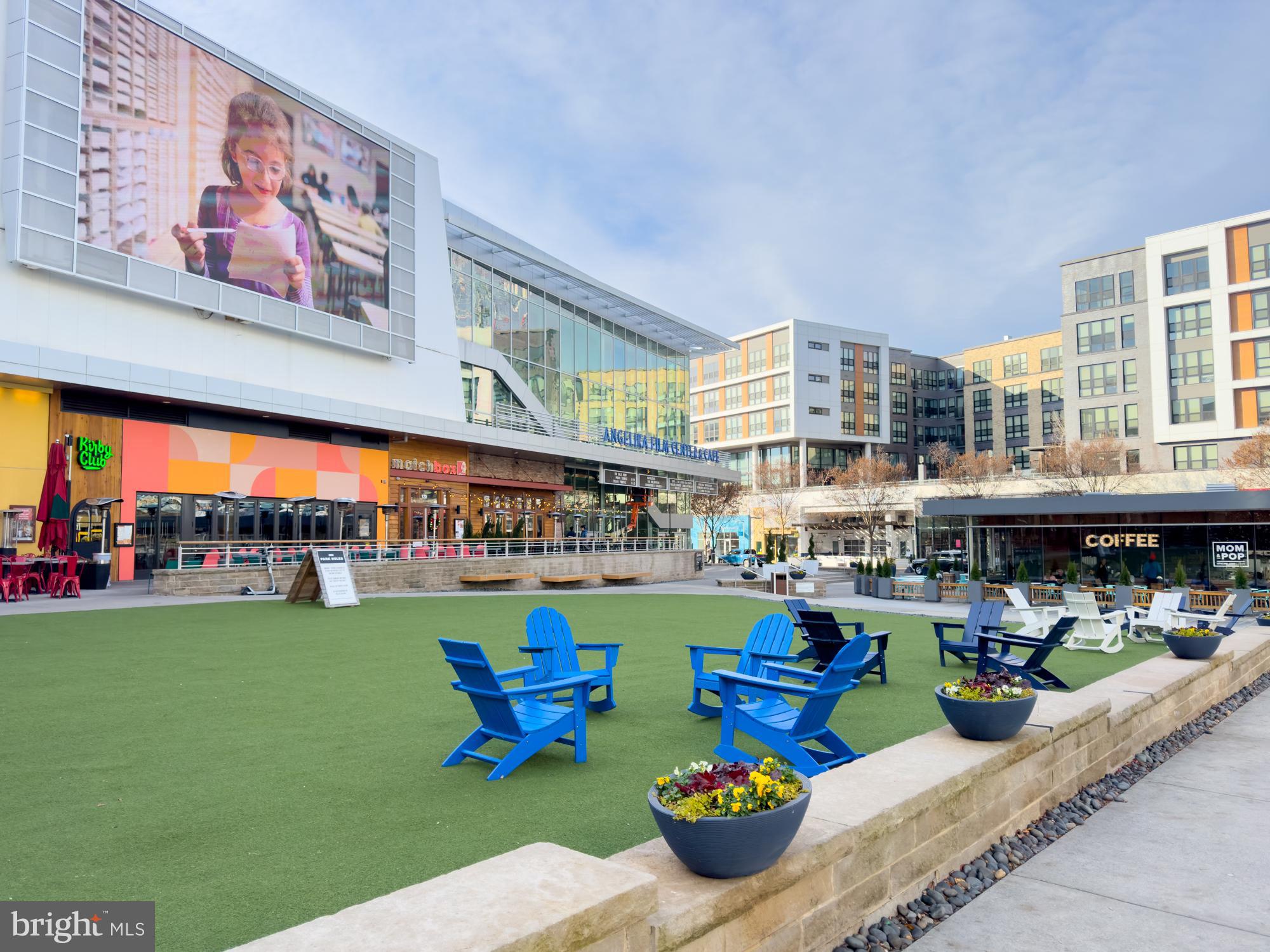 9810 Kingsbridge Dr #102