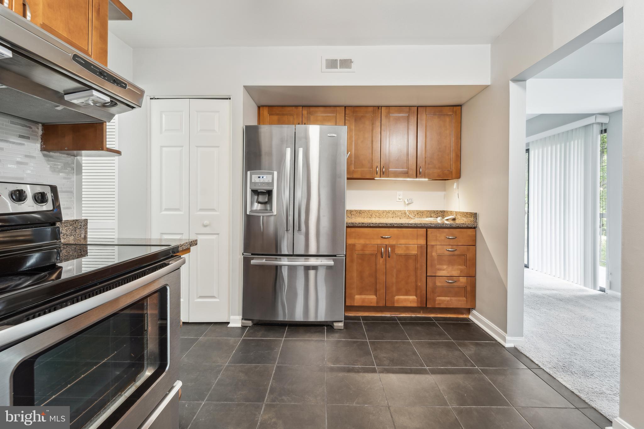 9810 Kingsbridge Dr #102