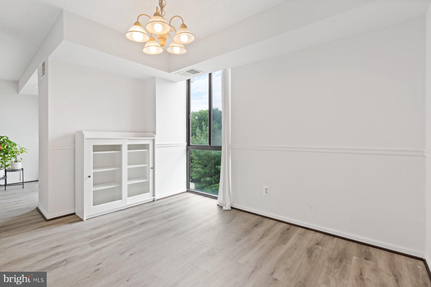 2311 PIMMIT DRIVE 606