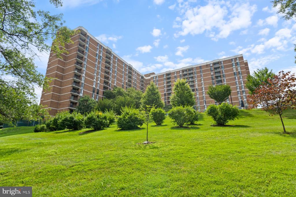 2311 PIMMIT DRIVE 606