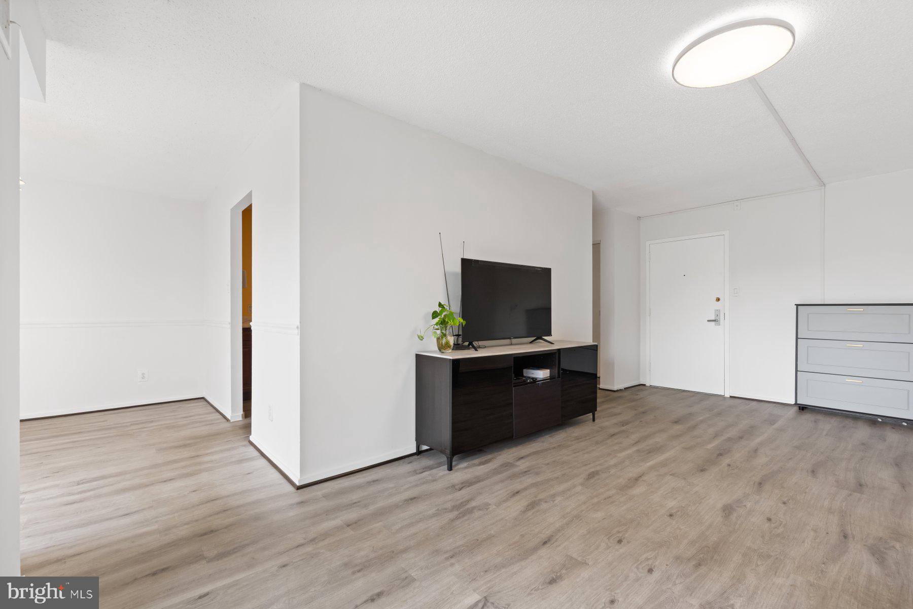 2311 PIMMIT DRIVE 606