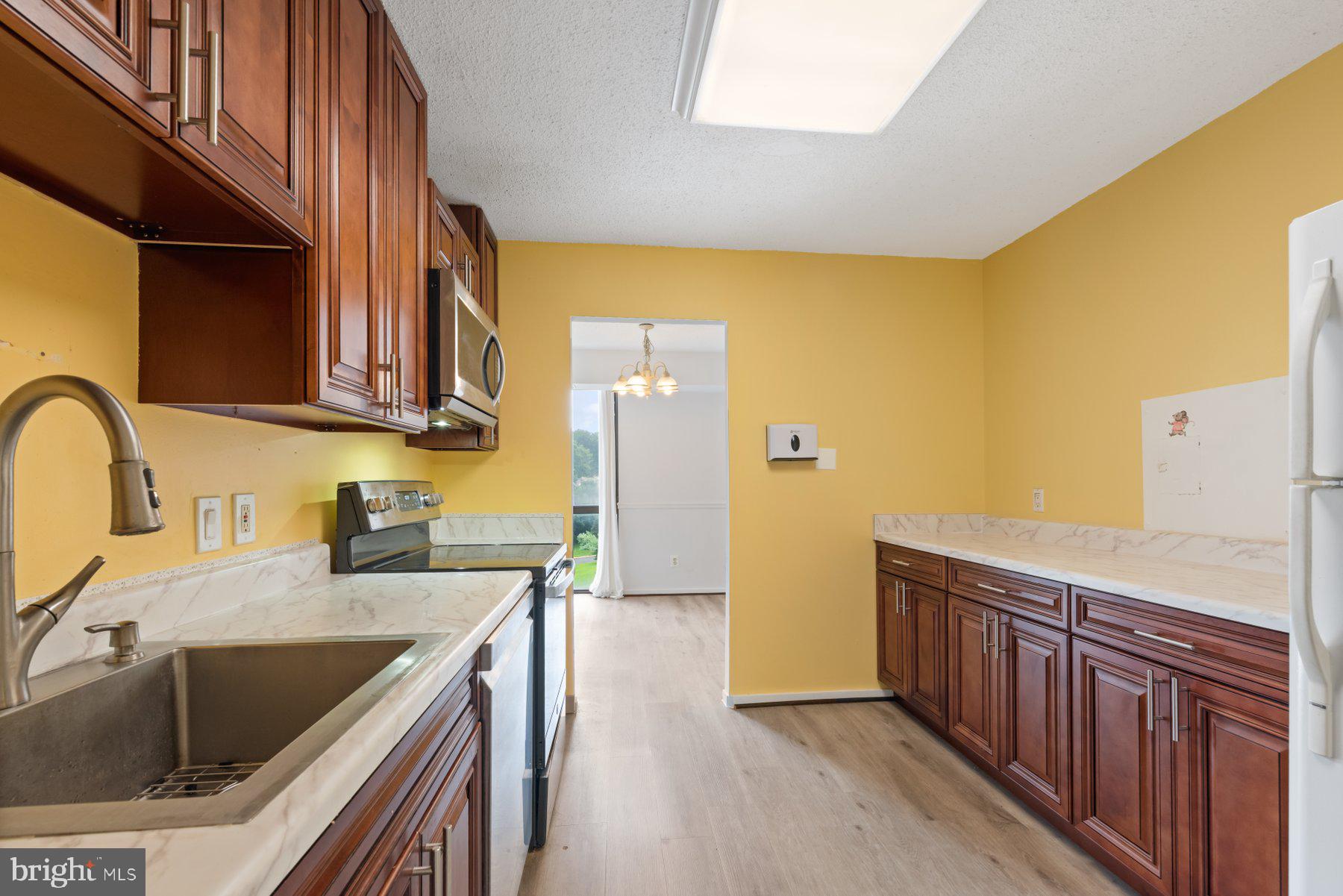 2311 PIMMIT DRIVE 606