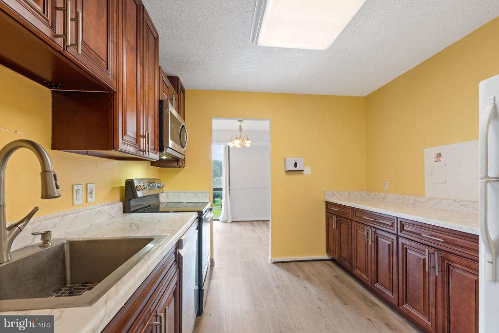 2311 PIMMIT DRIVE 606