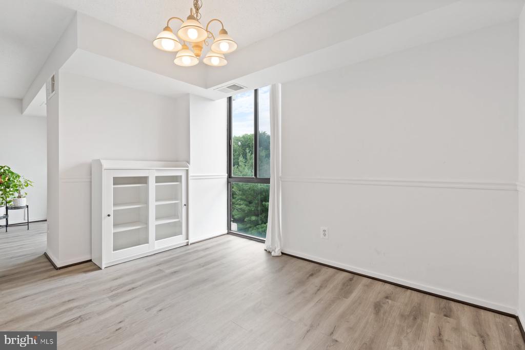 2311 PIMMIT DRIVE 606