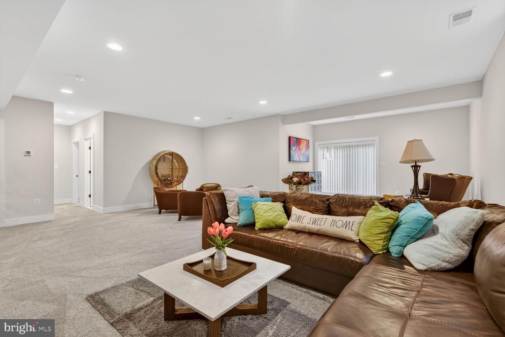 6213 MCCONNELL LANE