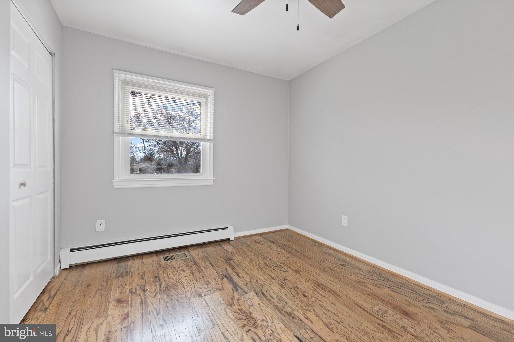 302 W JUNIPER AVENUE