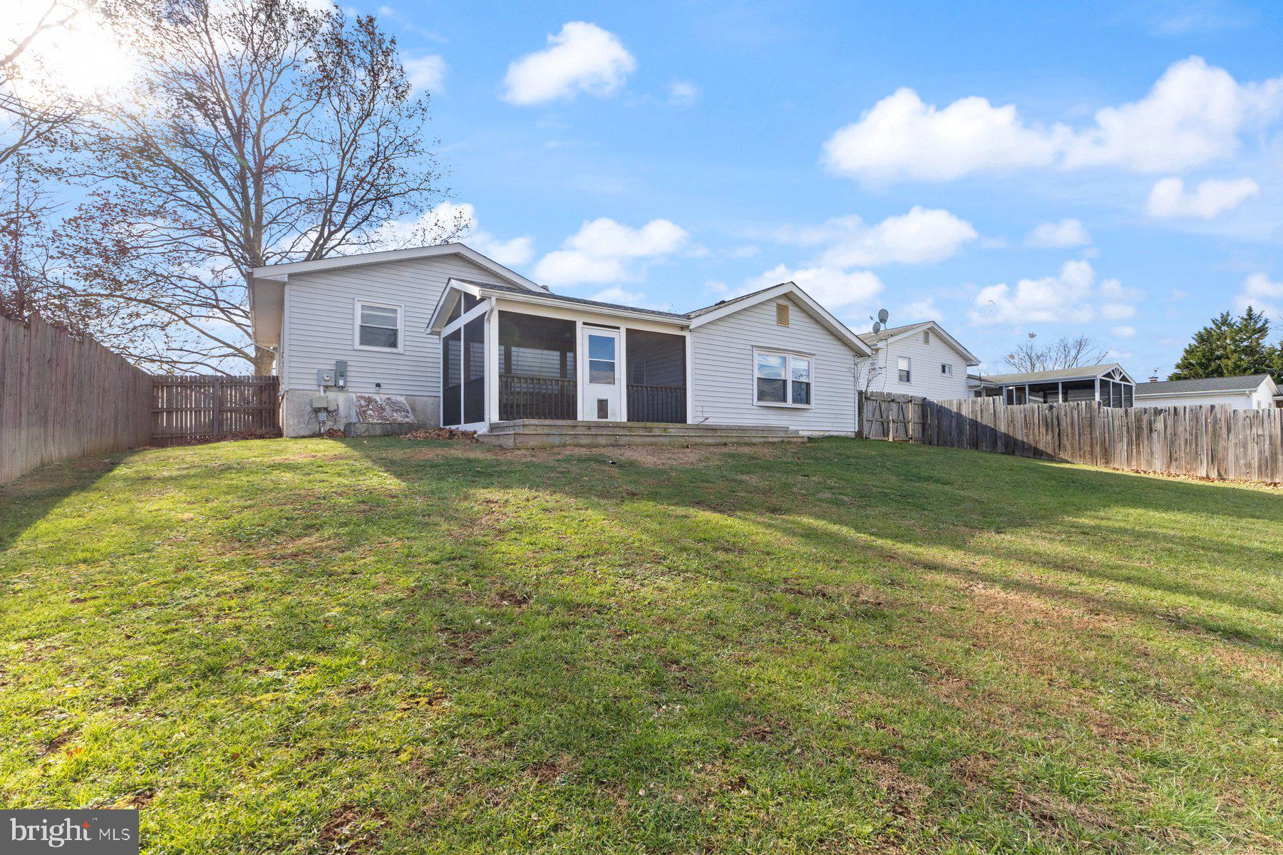 302 W JUNIPER AVENUE