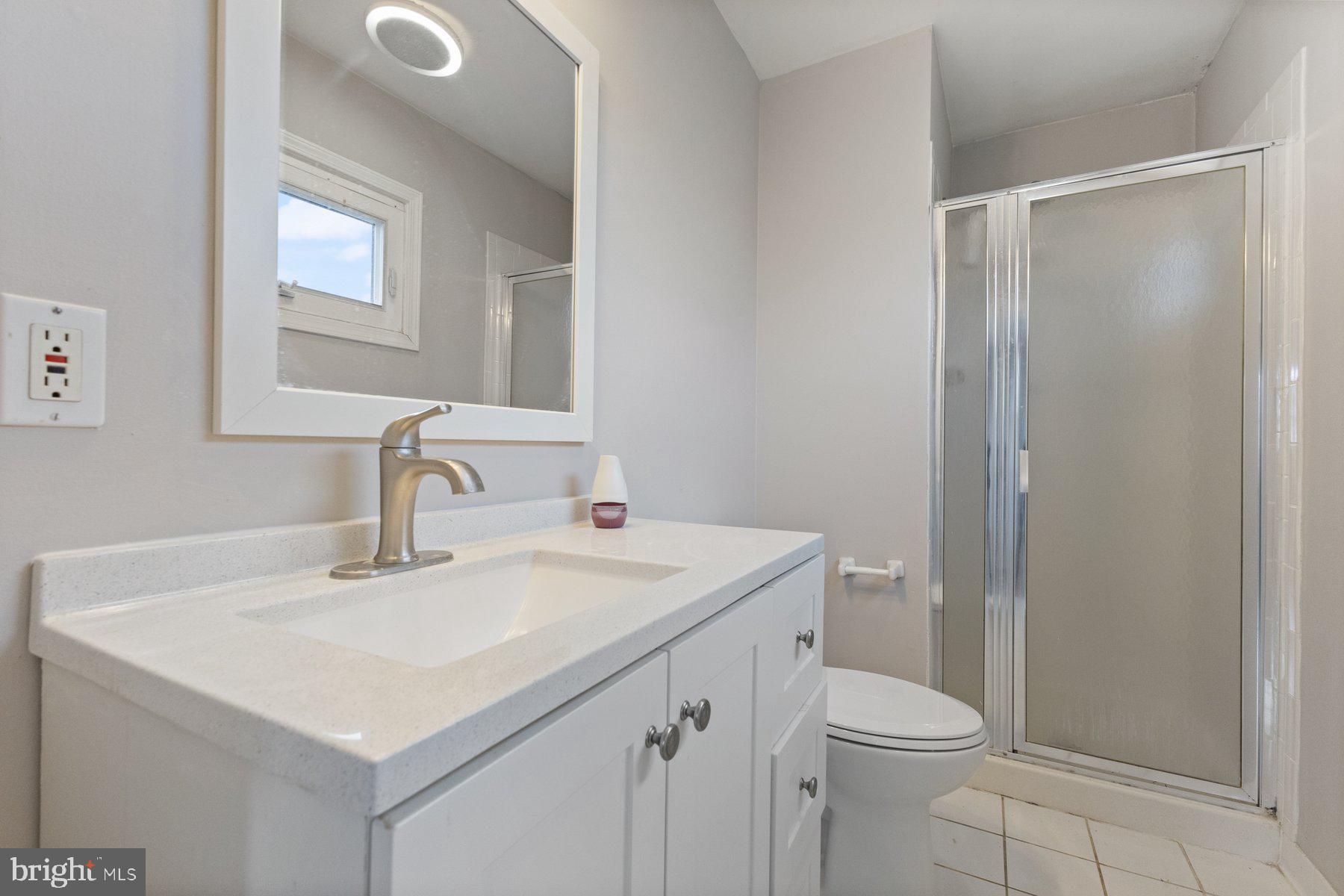 302 W JUNIPER AVENUE