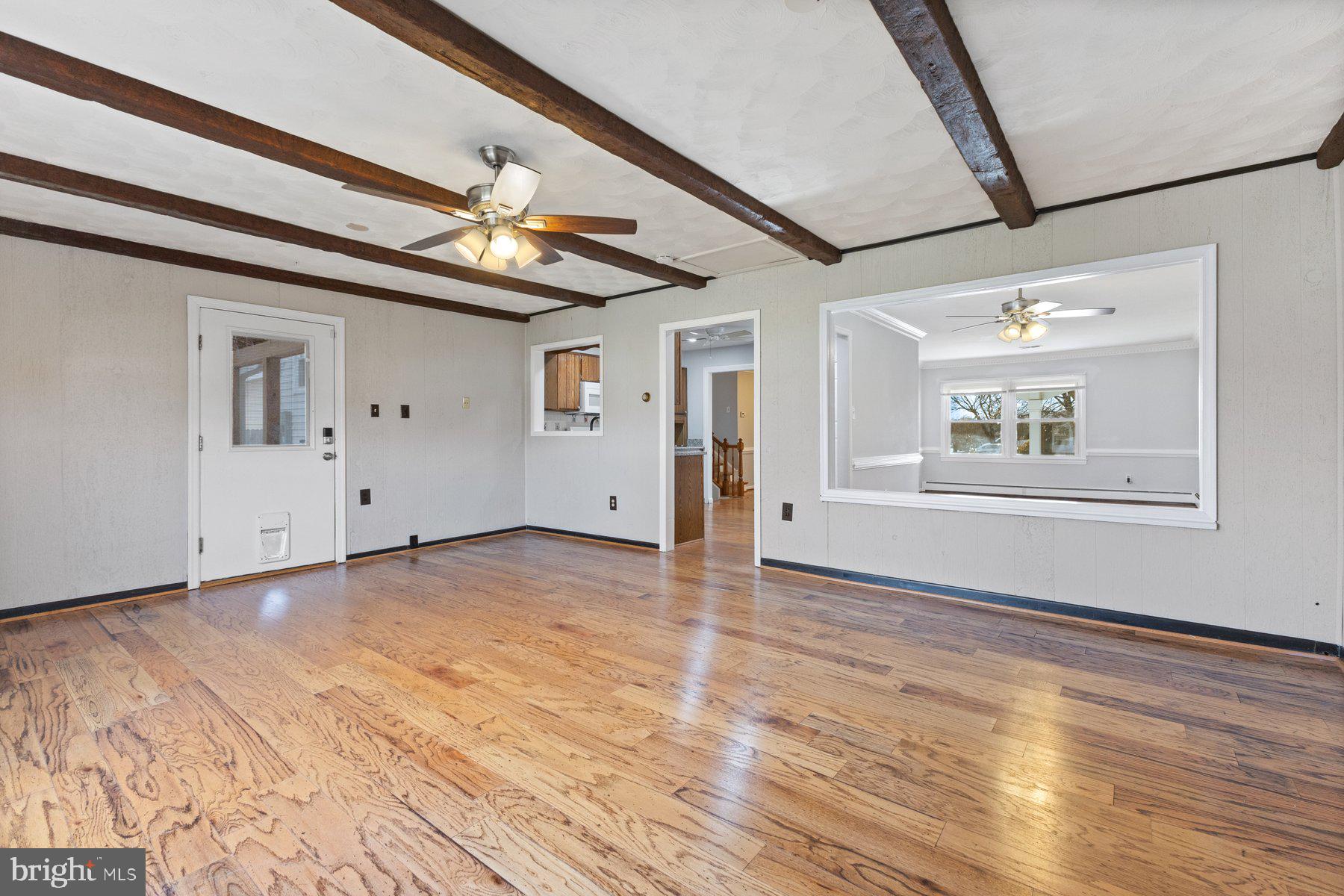 302 W JUNIPER AVENUE