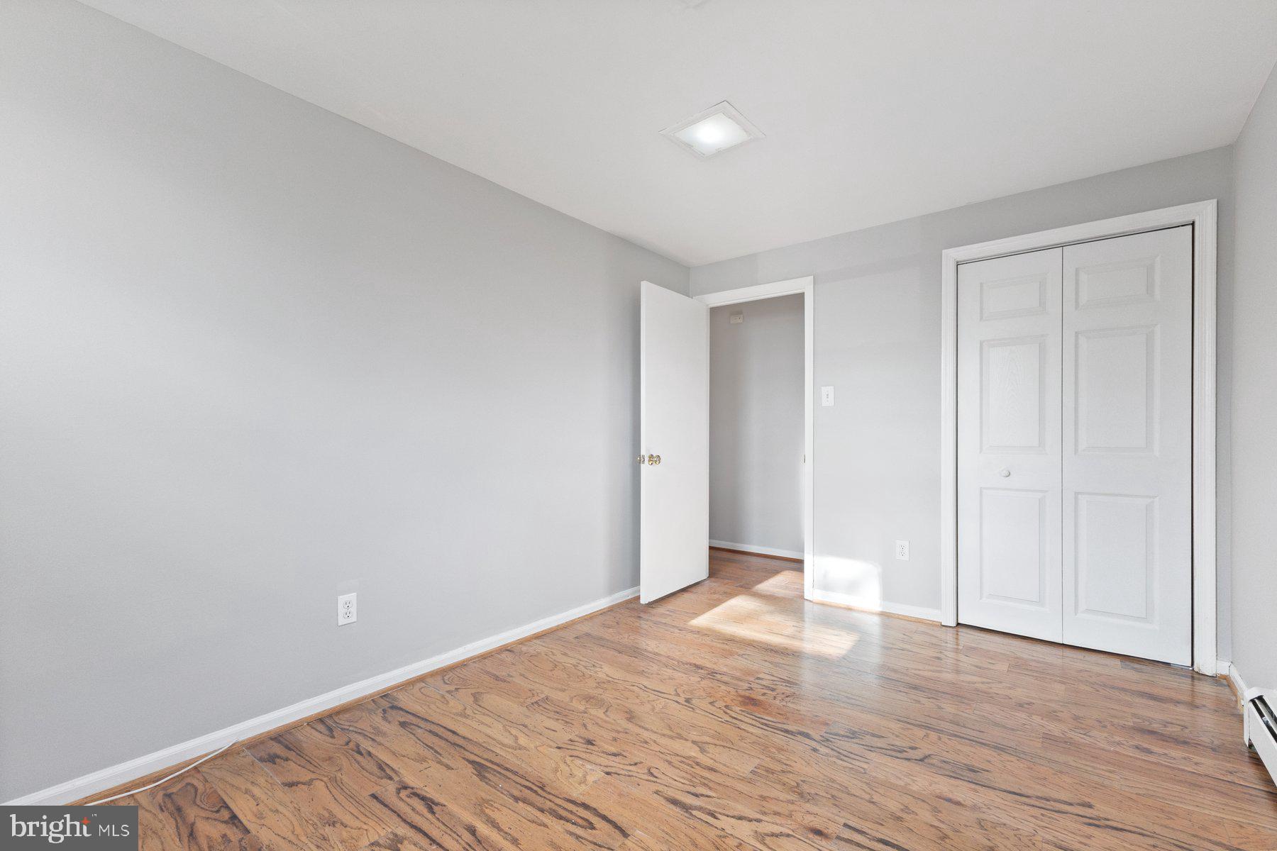 302 W JUNIPER AVENUE