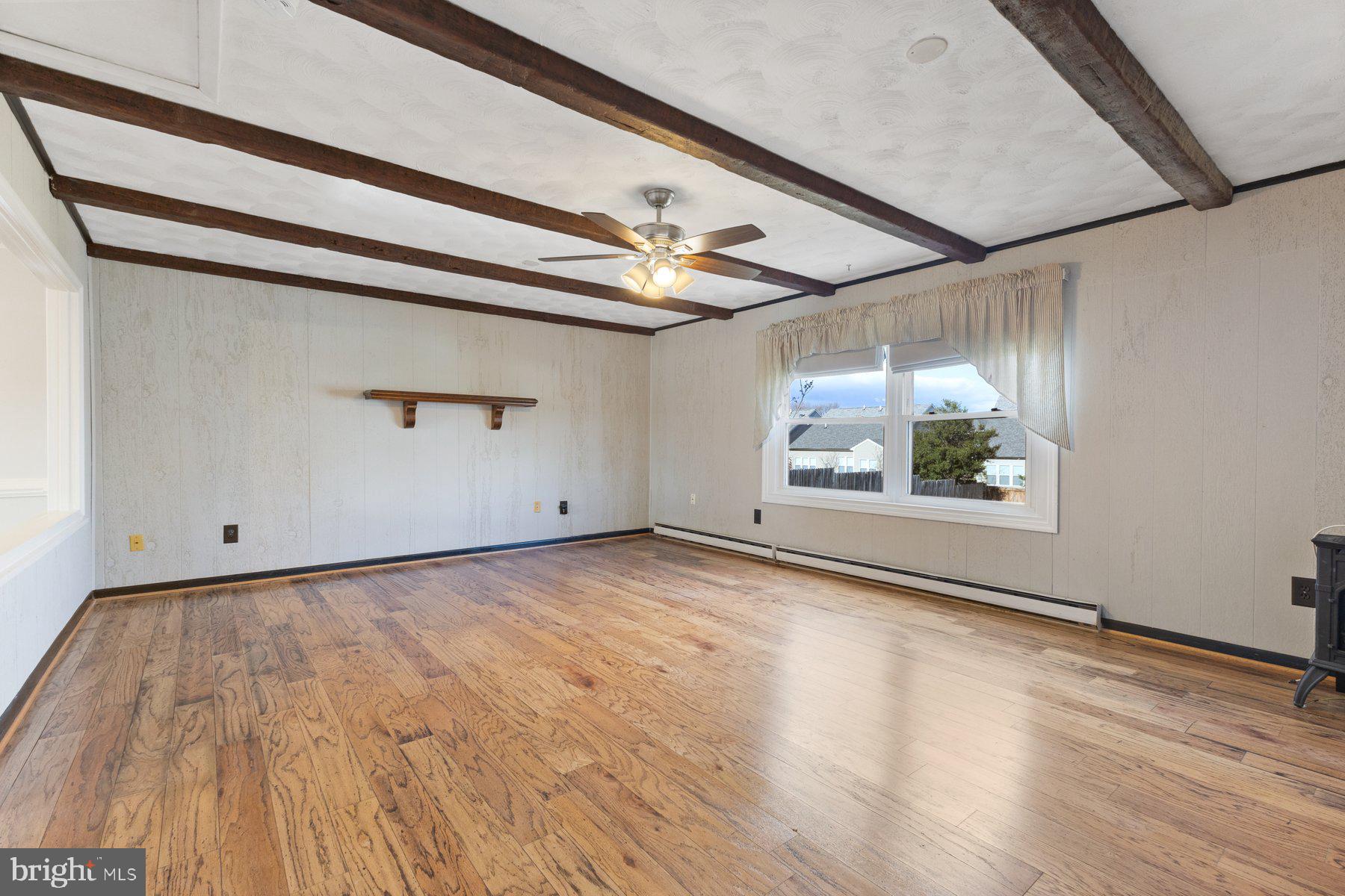 302 W JUNIPER AVENUE