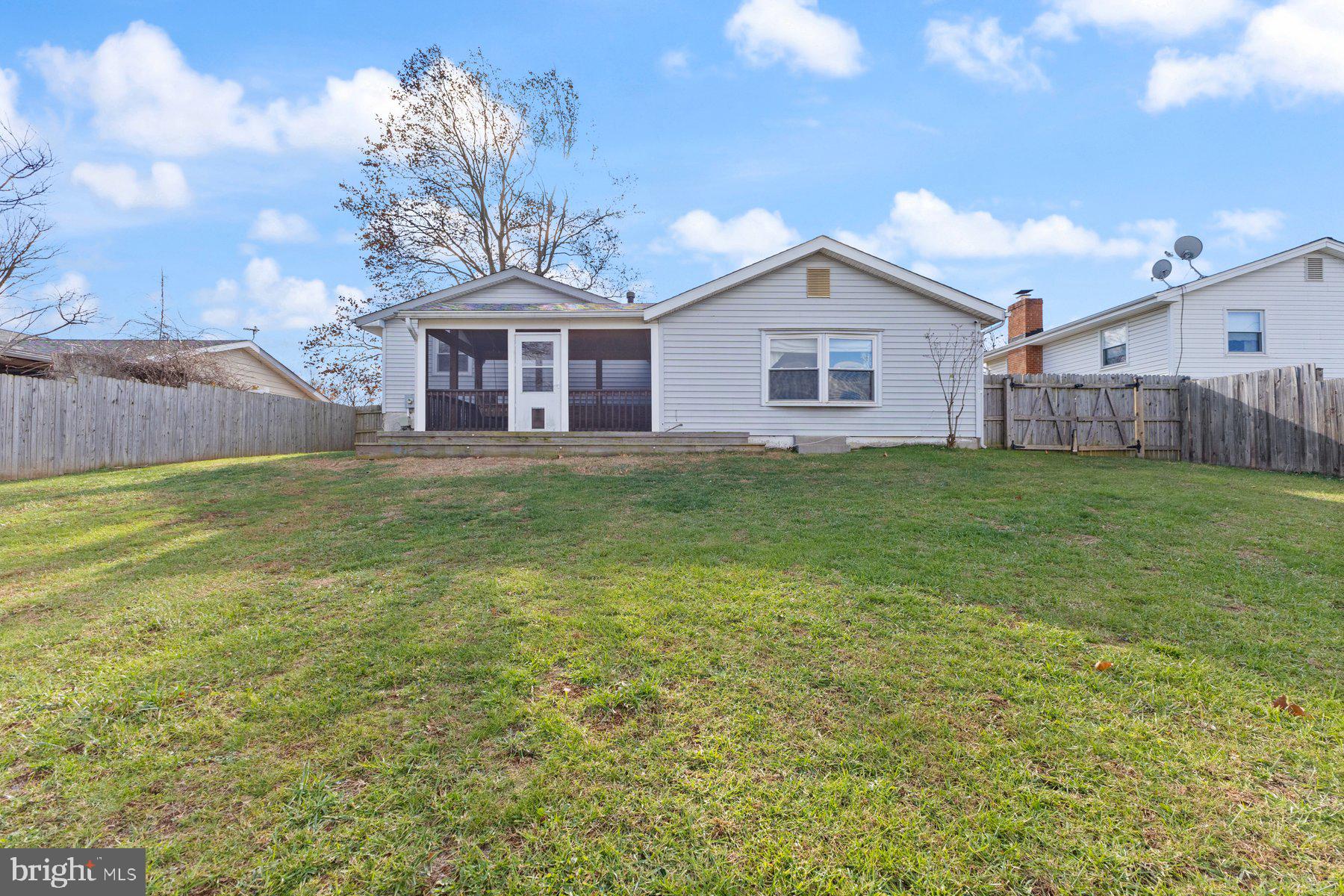 302 W JUNIPER AVENUE