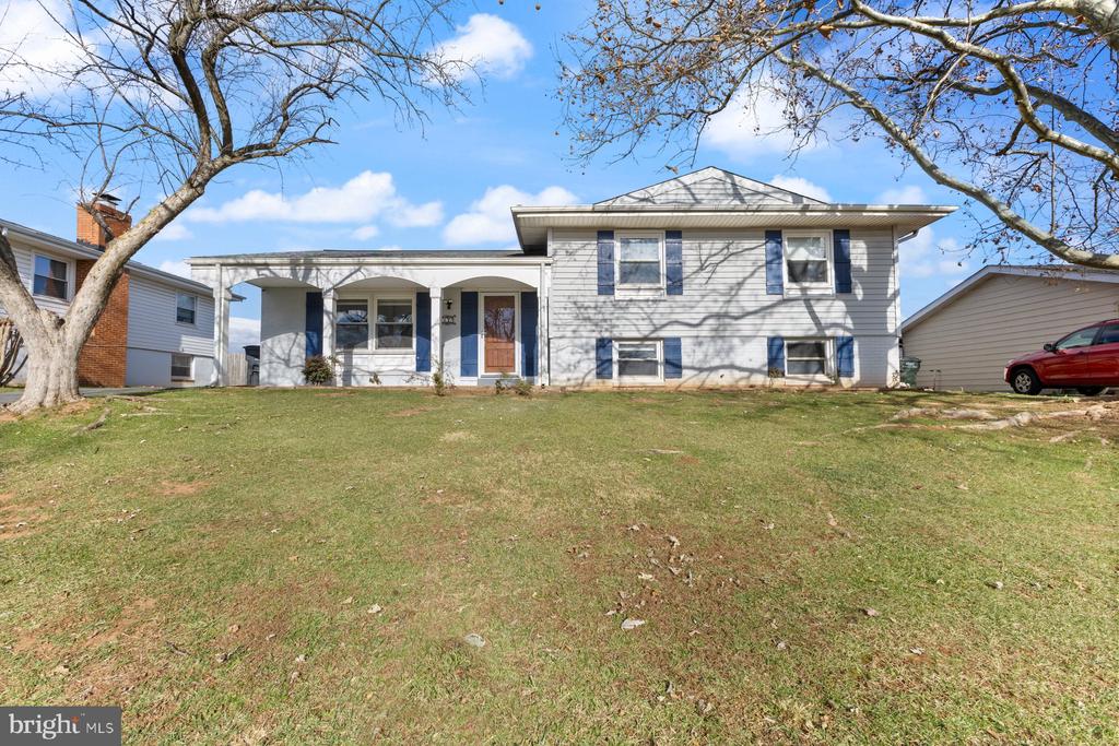 302 W JUNIPER AVENUE