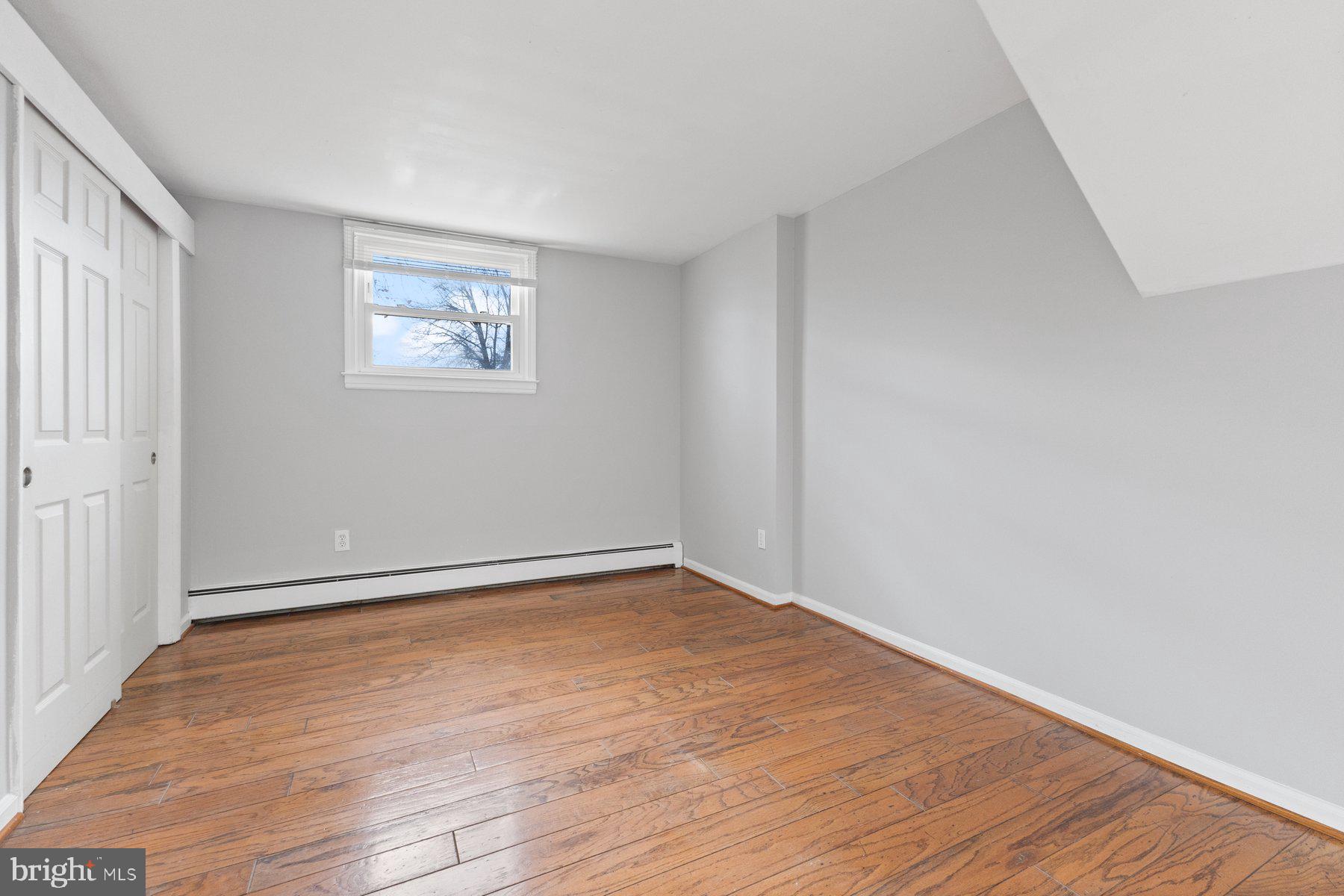 302 W JUNIPER AVENUE