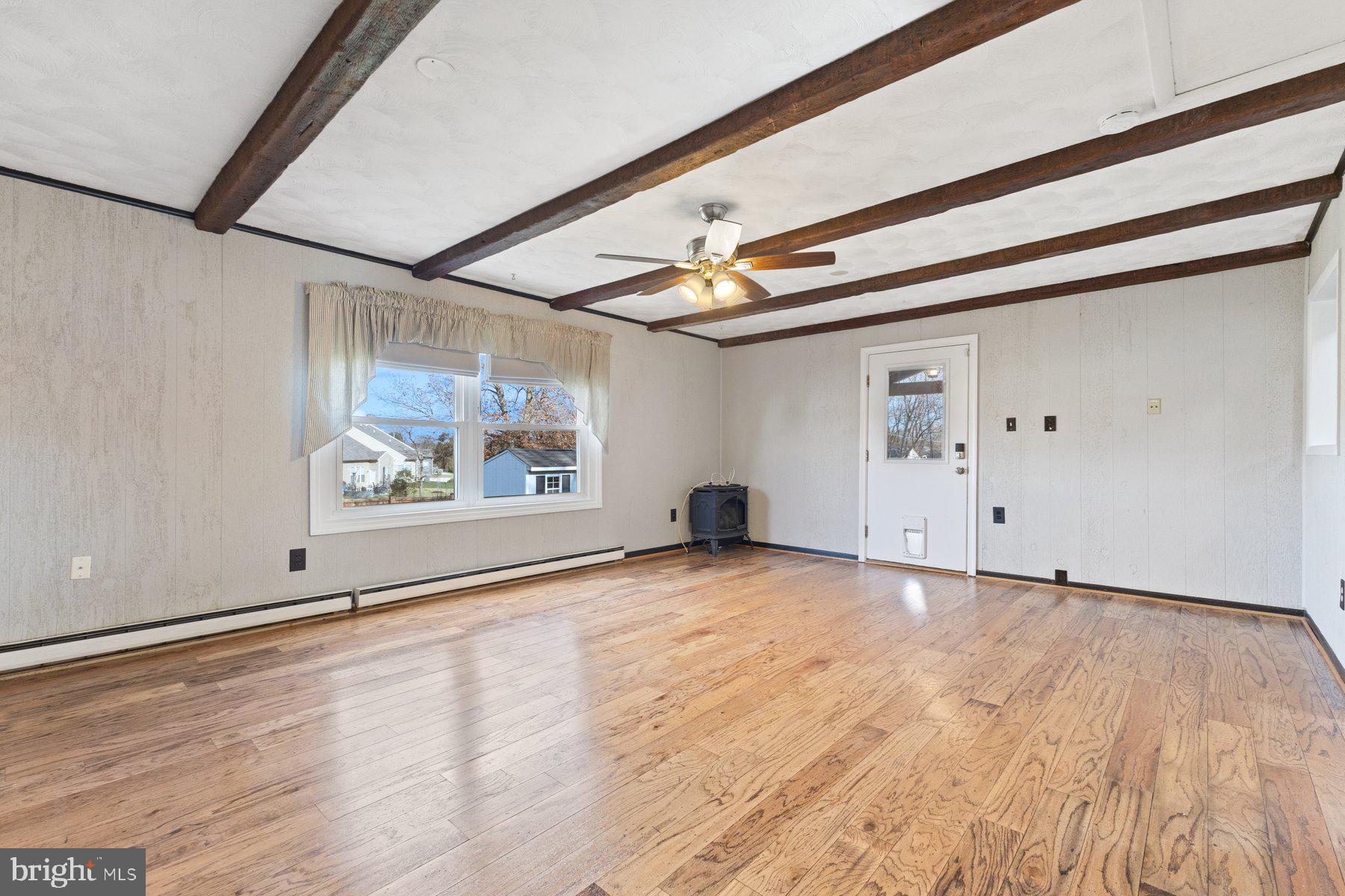 302 W JUNIPER AVENUE