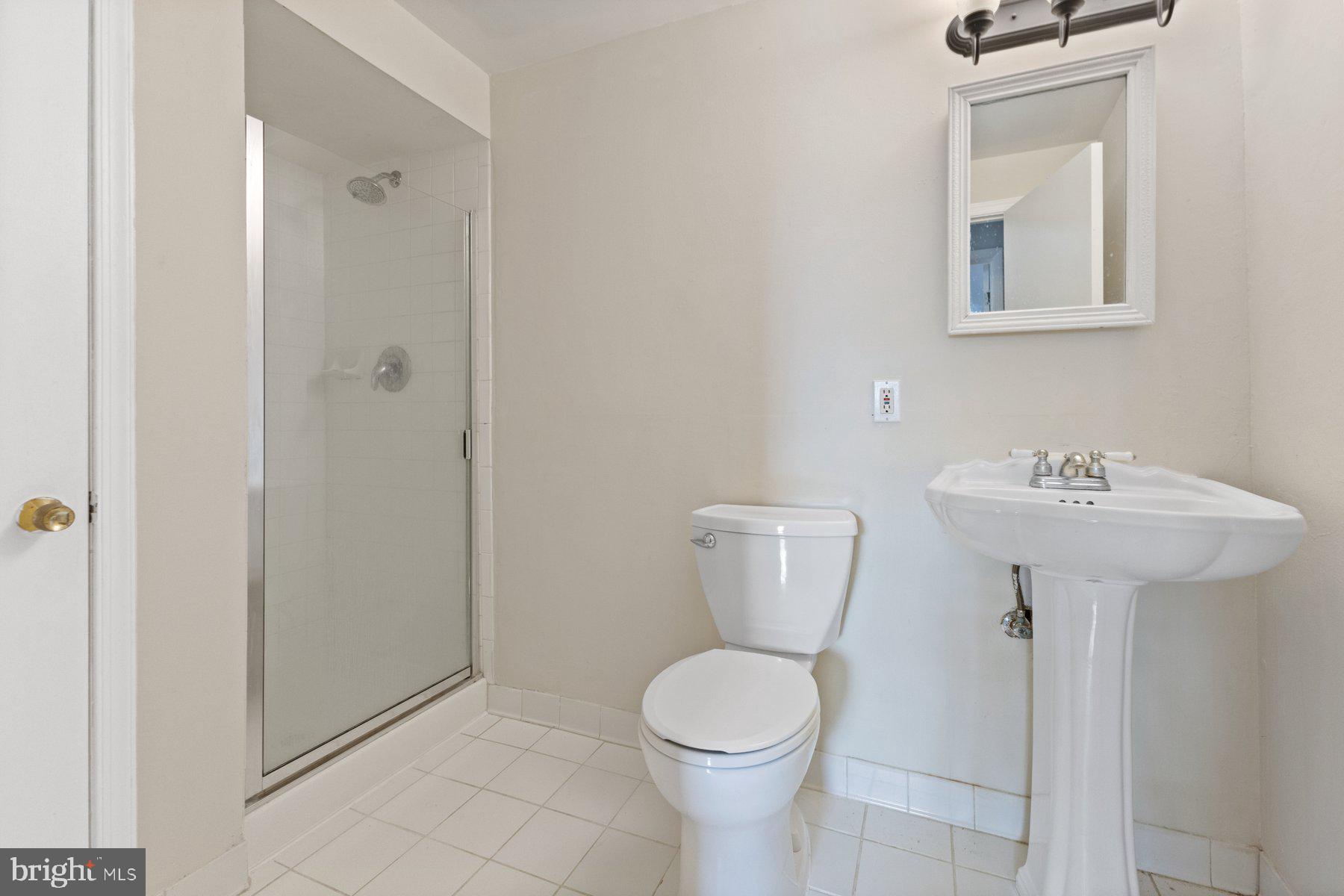 302 W JUNIPER AVENUE