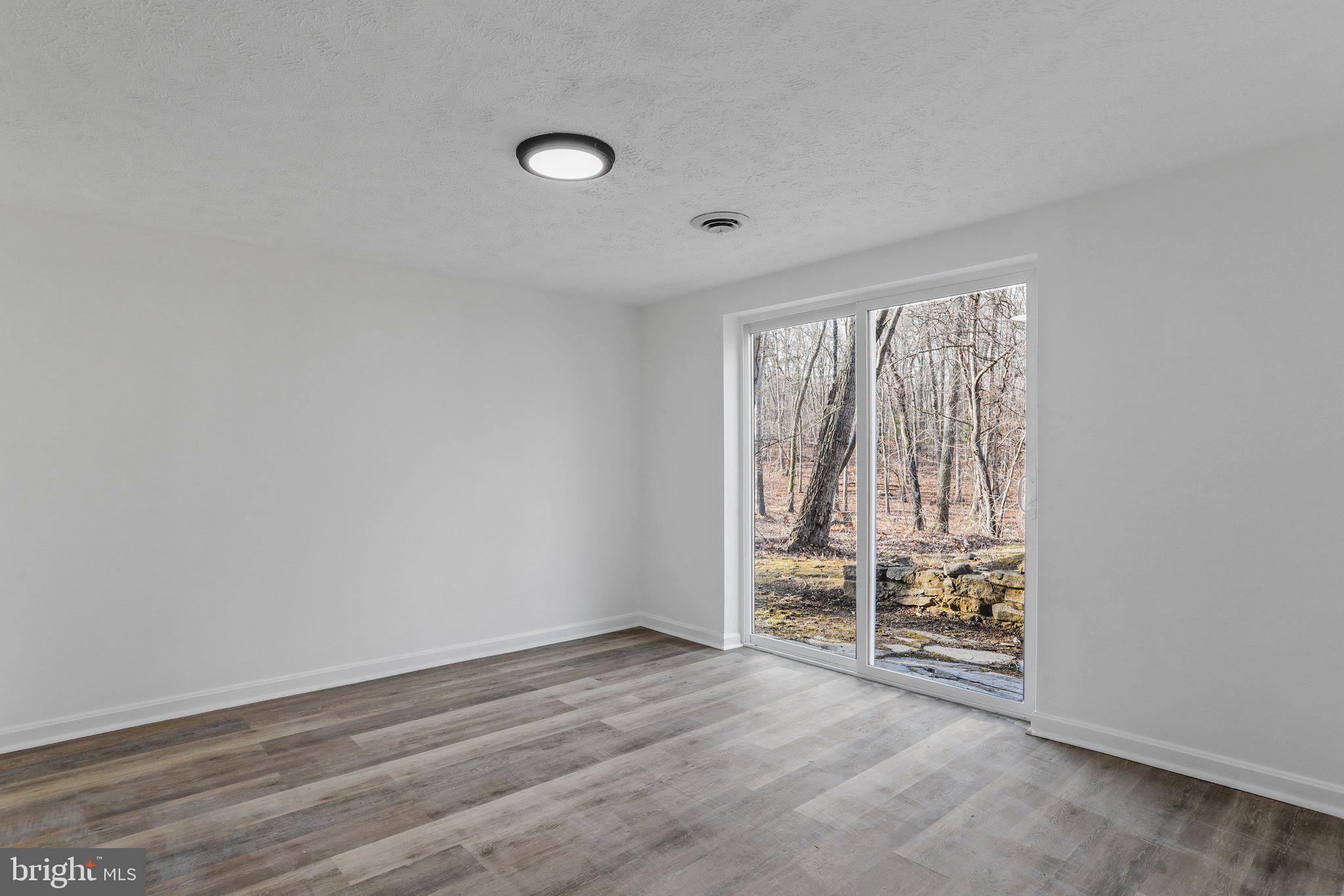 374 Arrowhead Rd