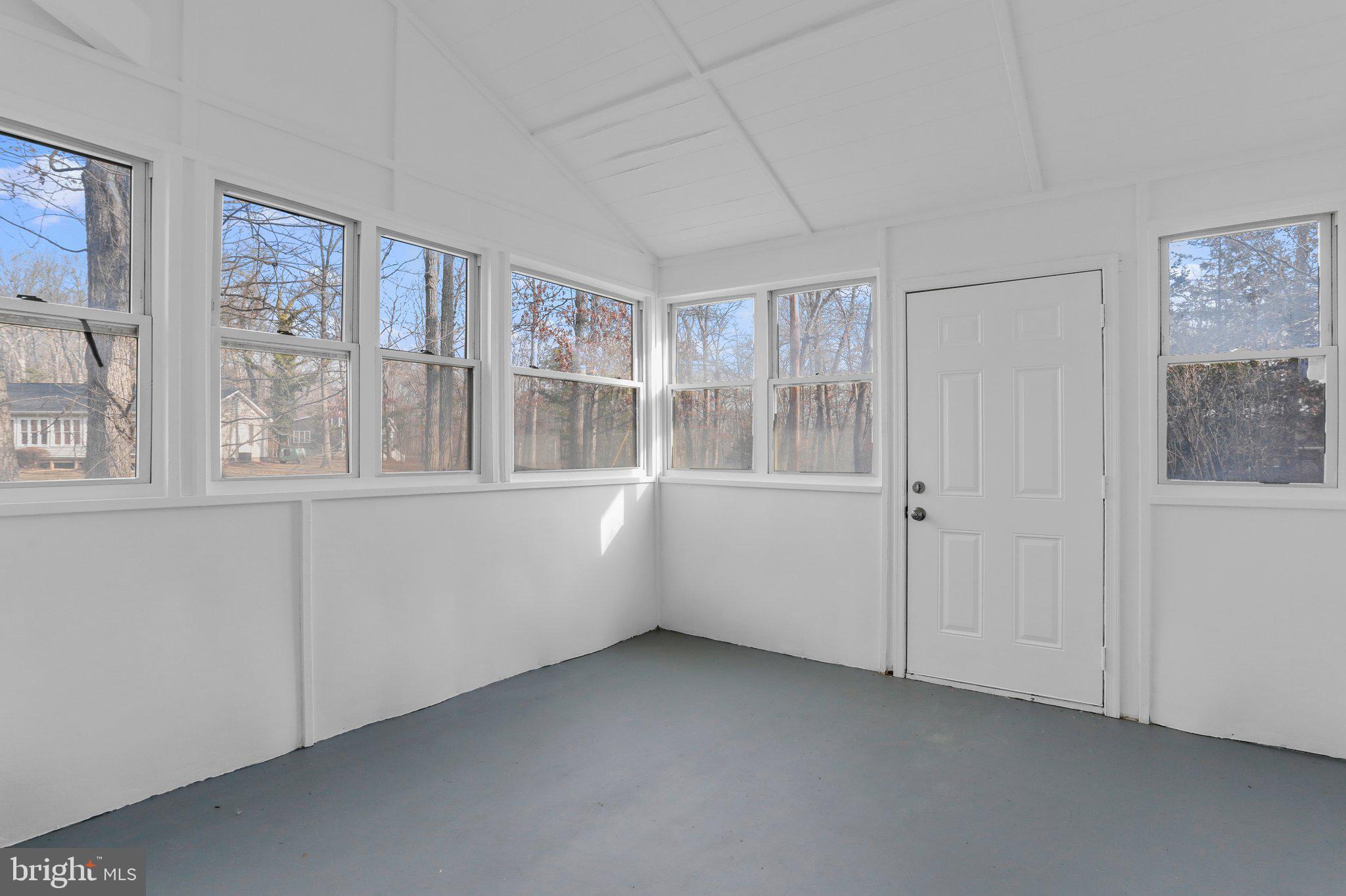 374 Arrowhead Rd