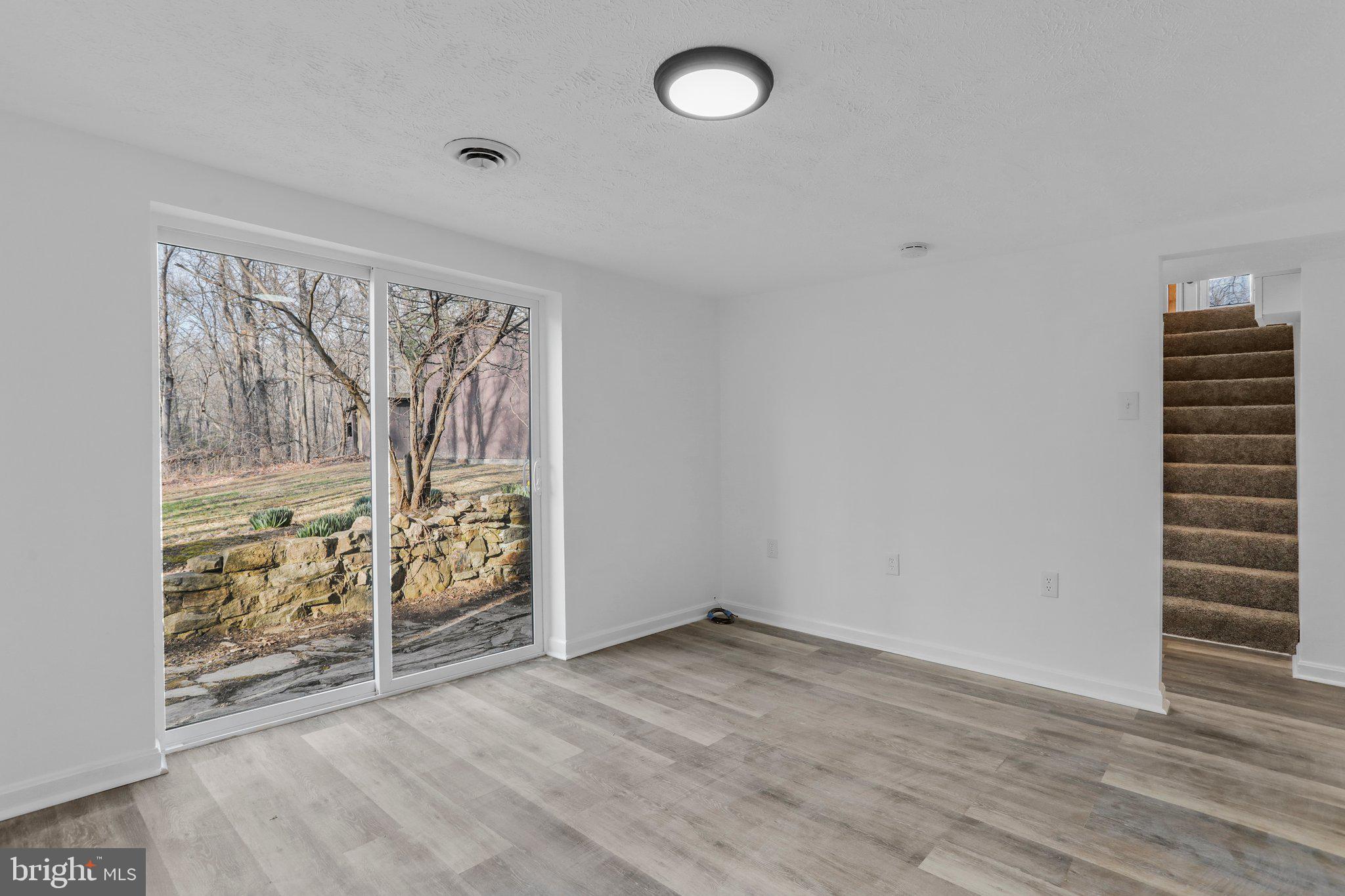 374 Arrowhead Rd