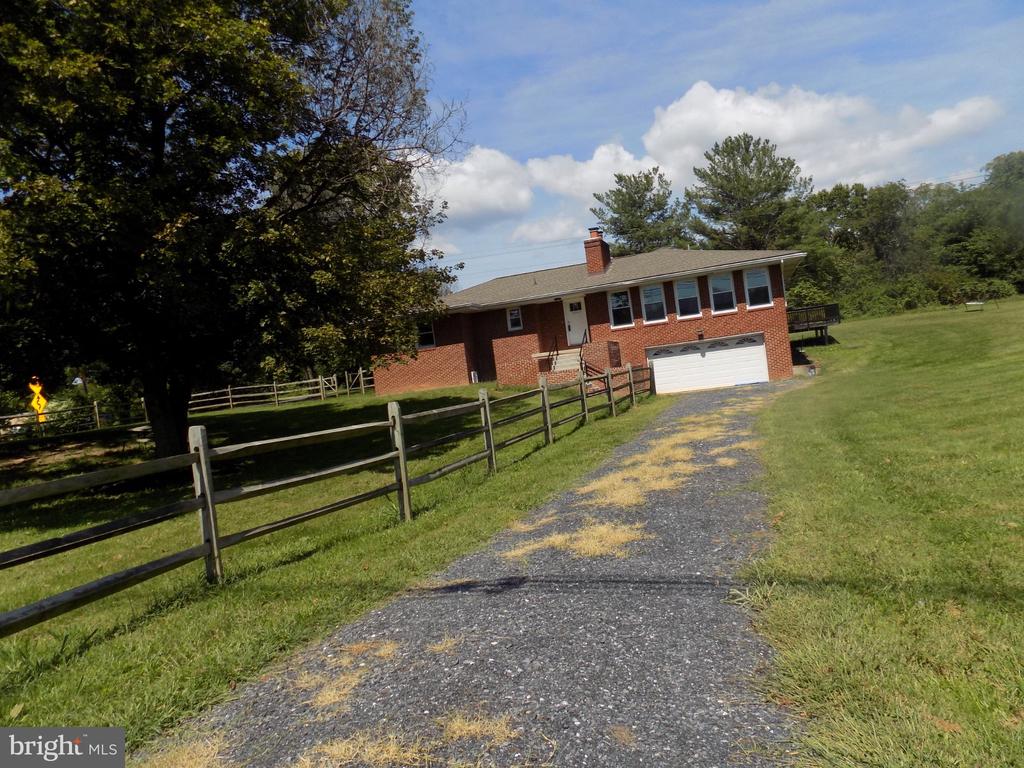5339 STONEWALL JACKSON HIGHWAY