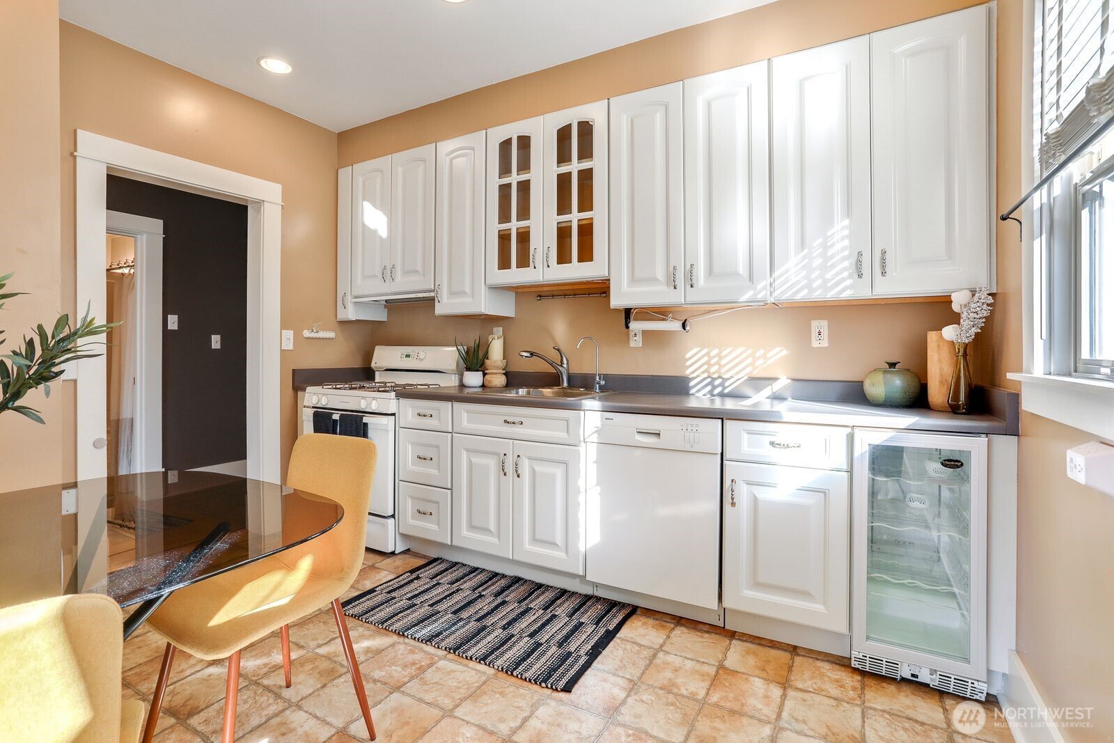 2021 4th Avenue N Unit: 6