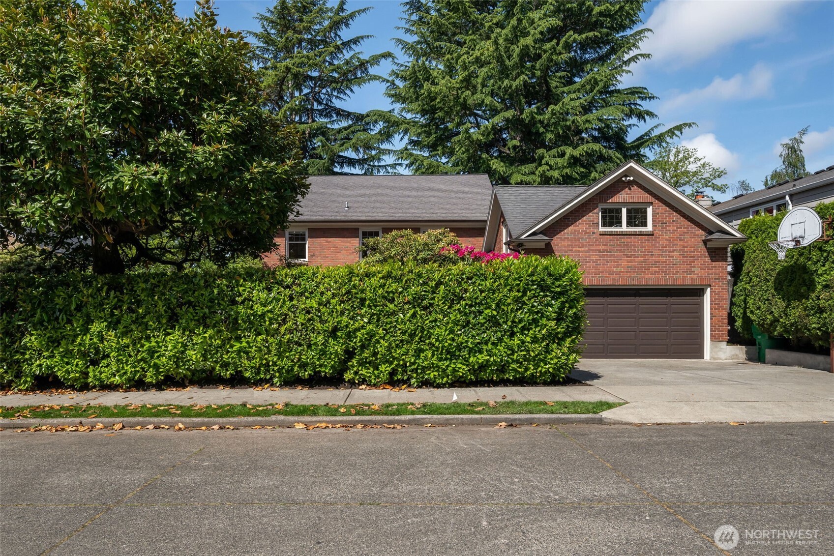 3608 43rd Avenue NE