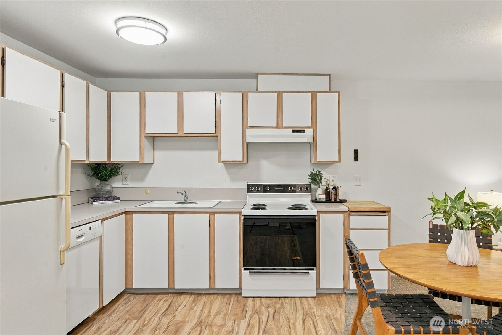5225 50th Avenue NE Unit: 204