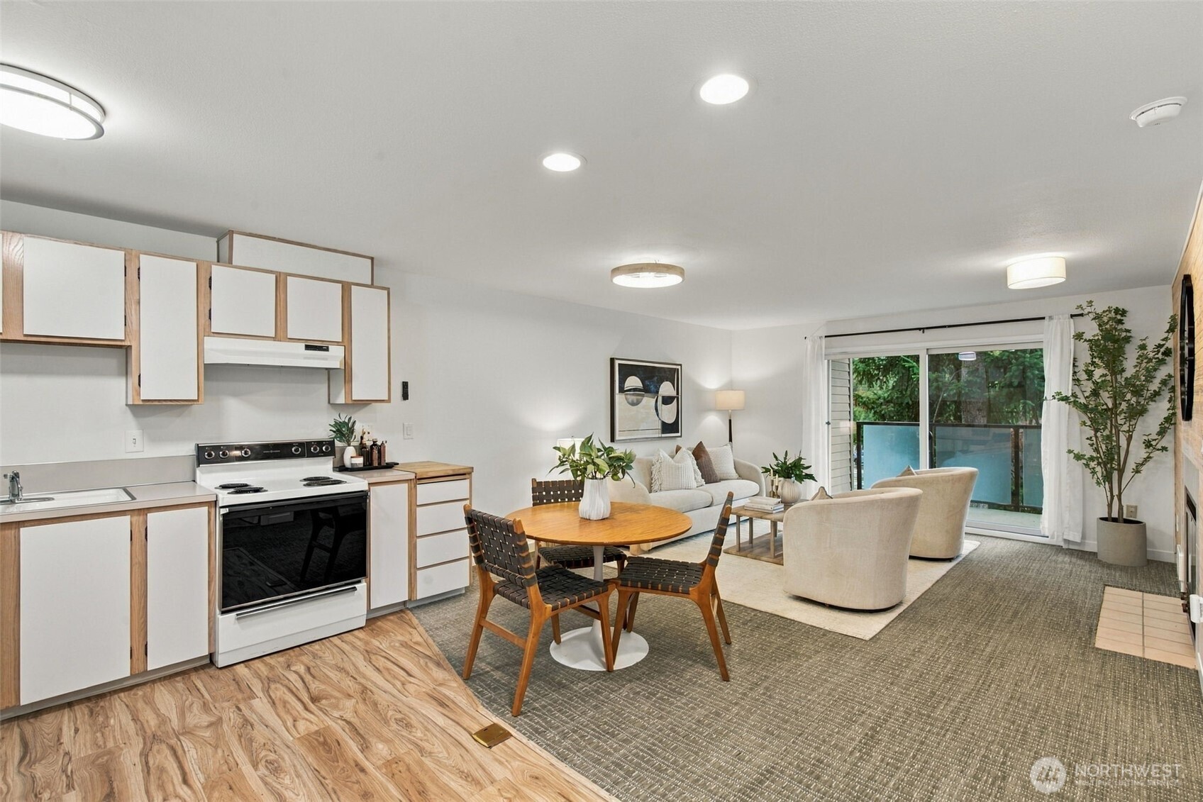 5225 50th Avenue NE Unit: 204