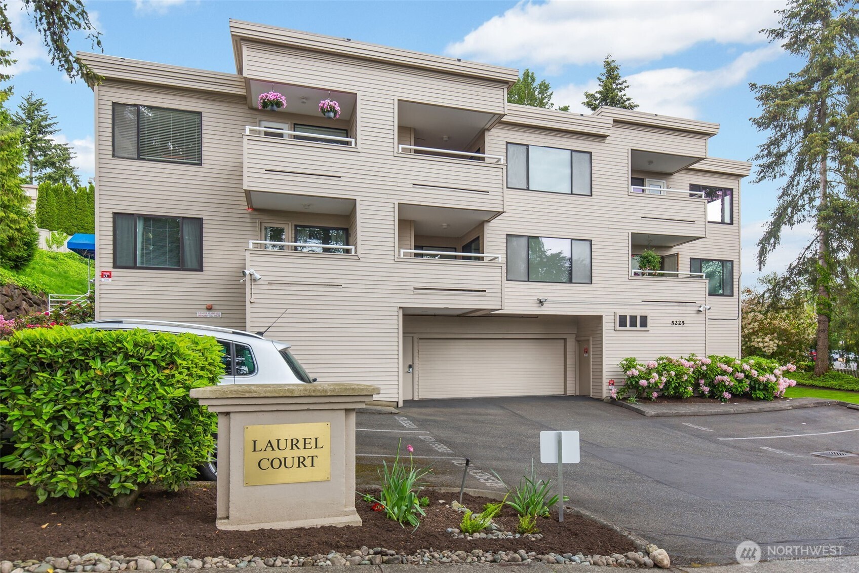 5225 50th Avenue NE Unit: 204