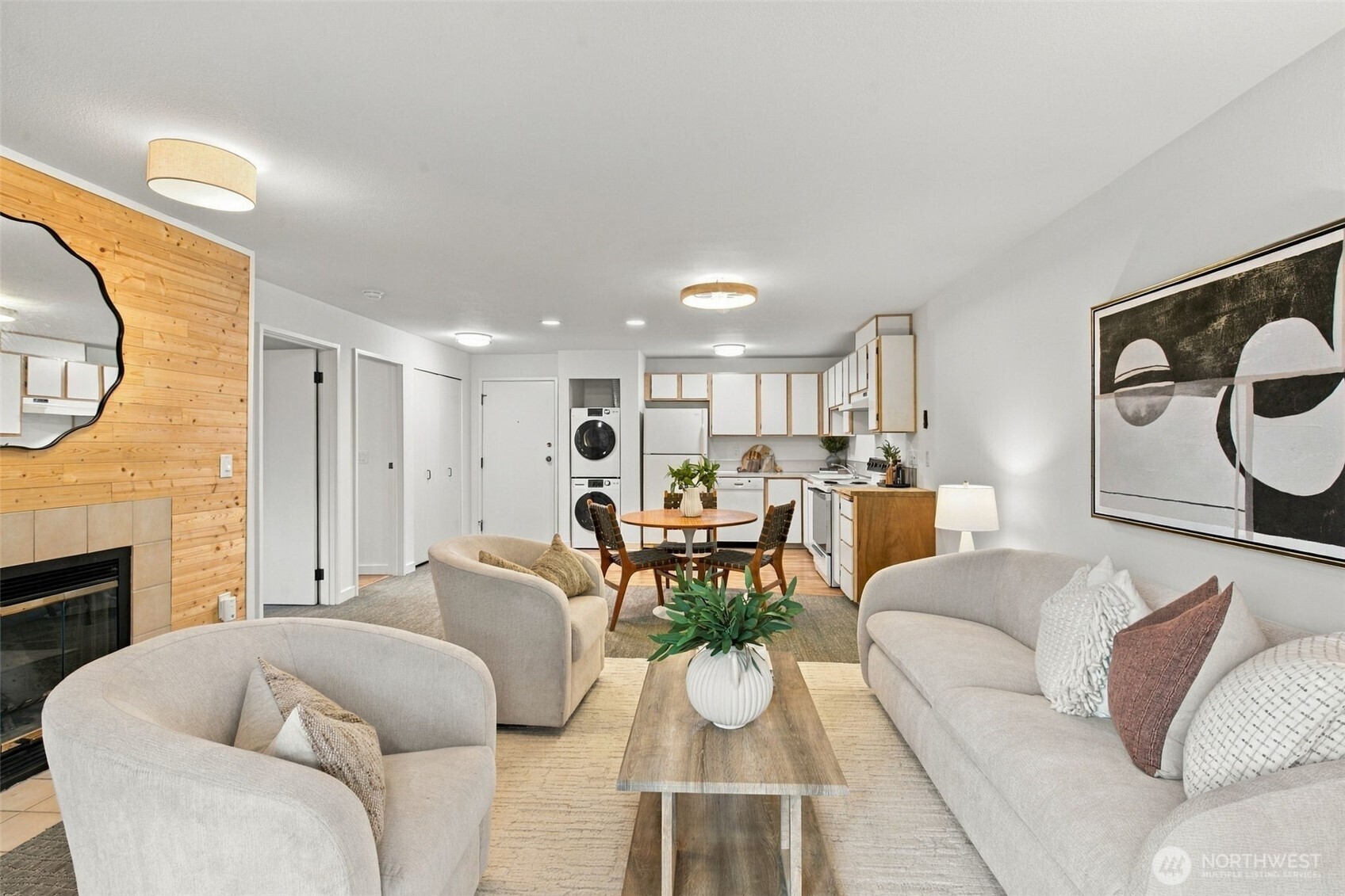 5225 50th Avenue NE Unit: 204