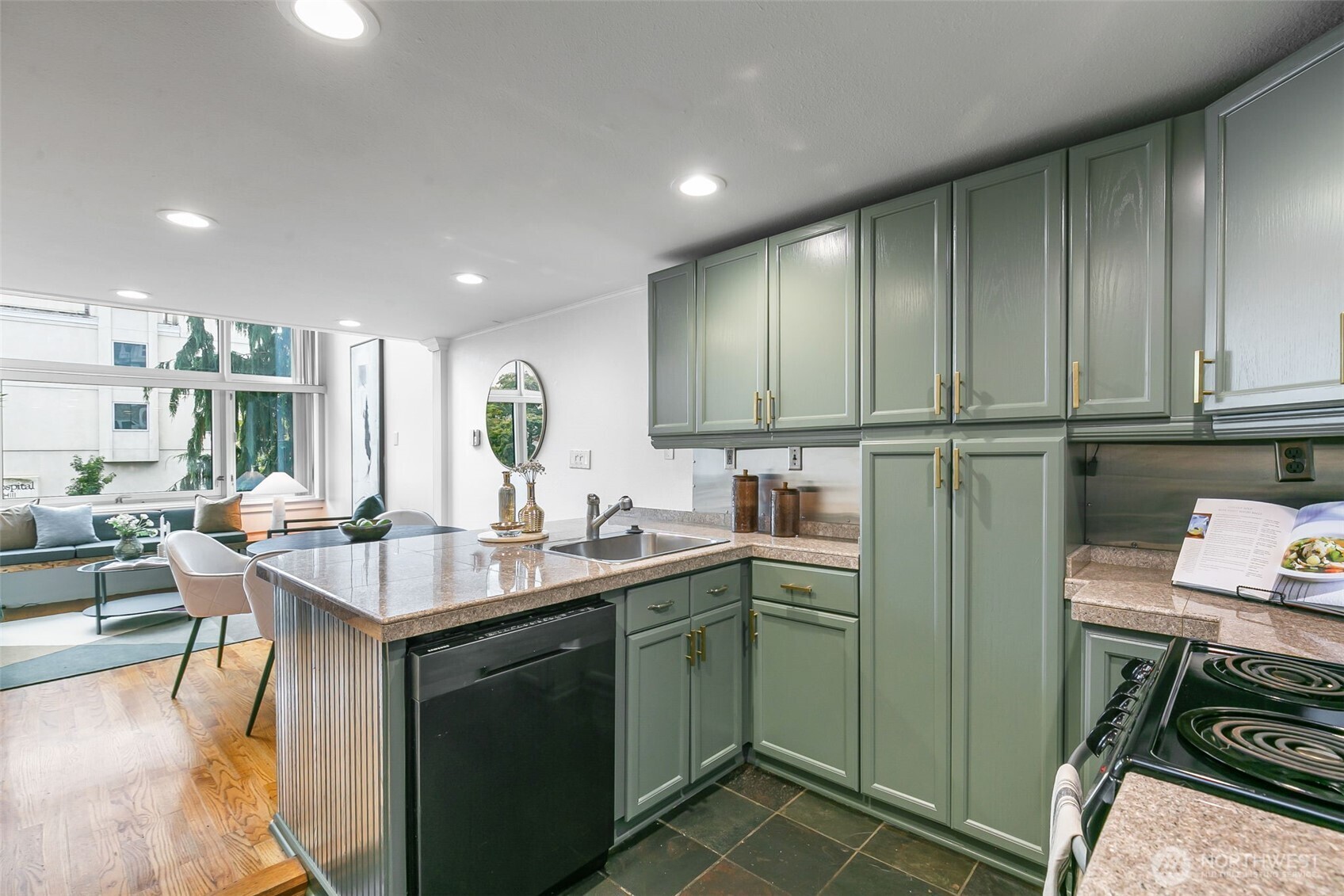 1000 Union St Unit: 315