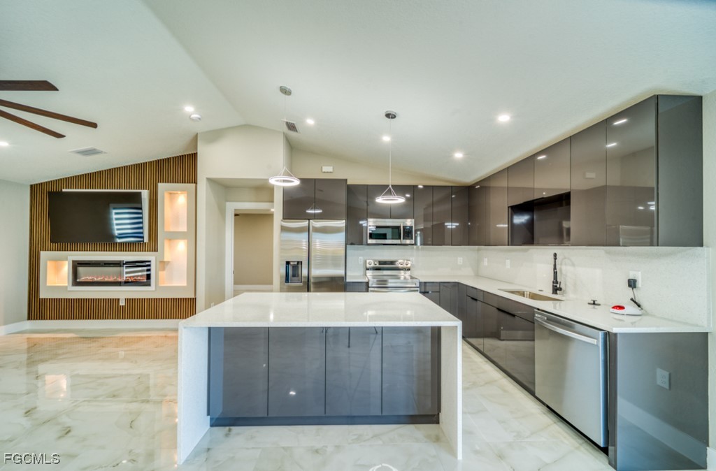 2038 NW 17th AVE