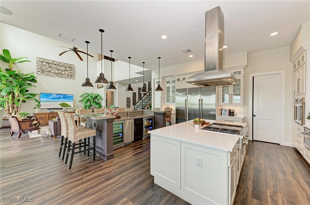 6452 Riverside DR