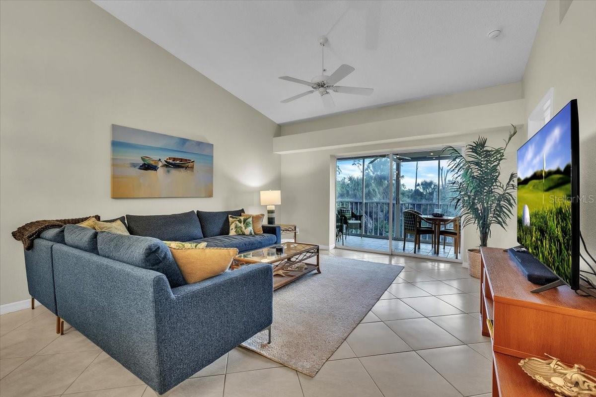 9601 CASTLE POINT DR #825