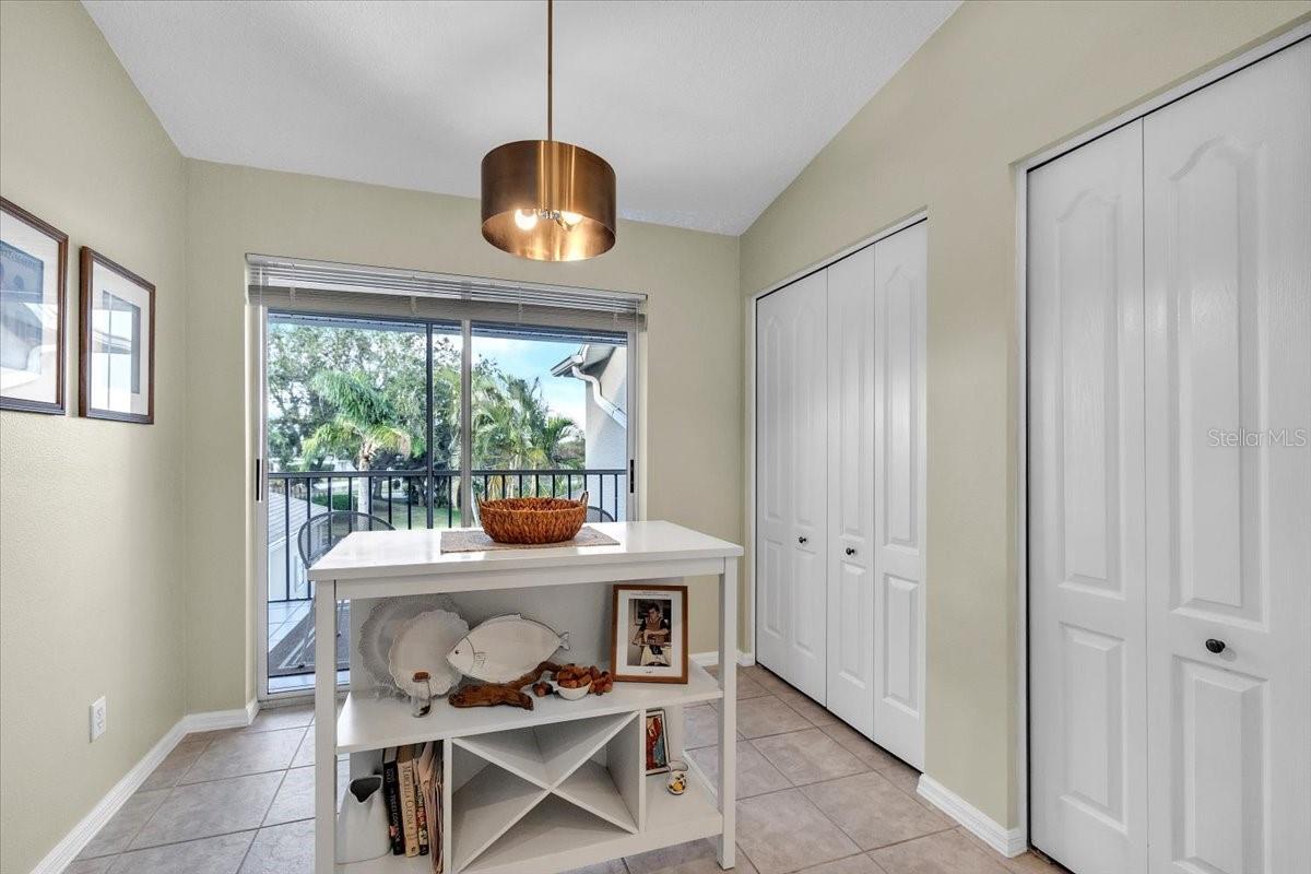 9601 CASTLE POINT DR #825