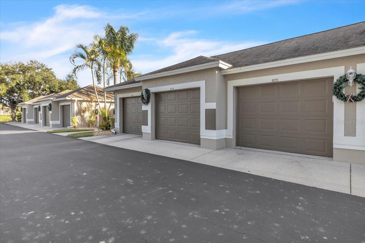 9601 CASTLE POINT DR #825