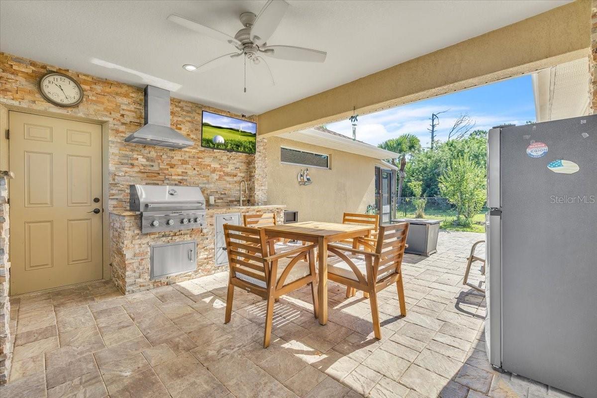 142 AUSTRALIAN DR