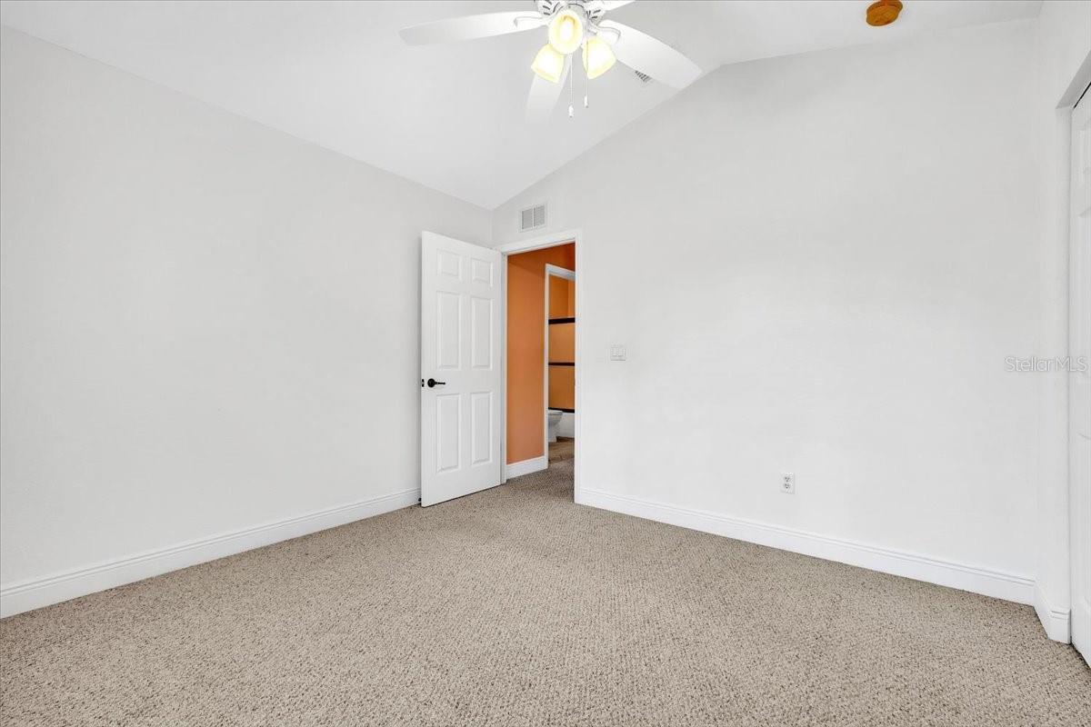 142 AUSTRALIAN DR