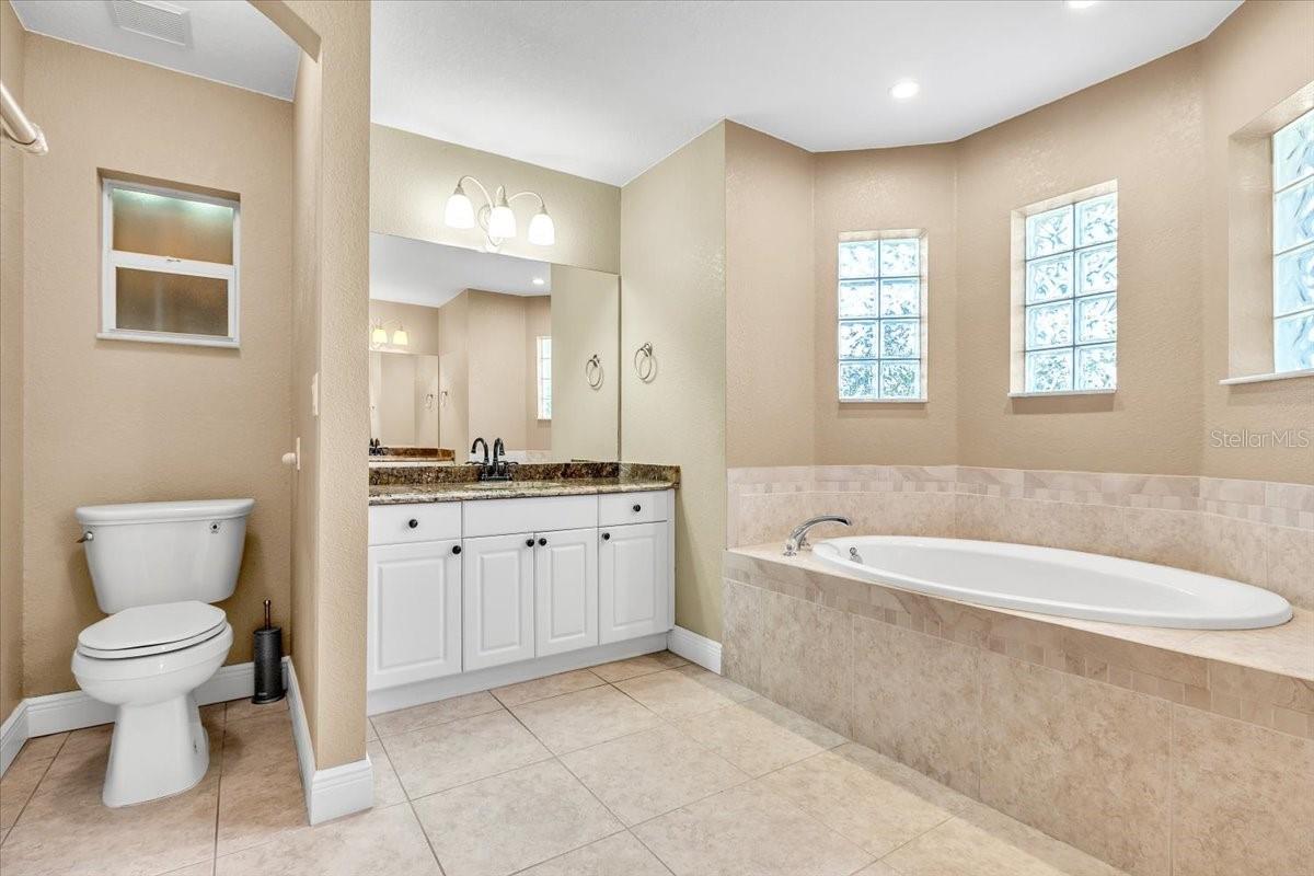 142 AUSTRALIAN DR