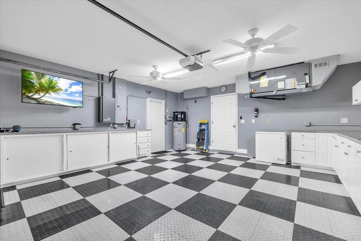 142 AUSTRALIAN DR
