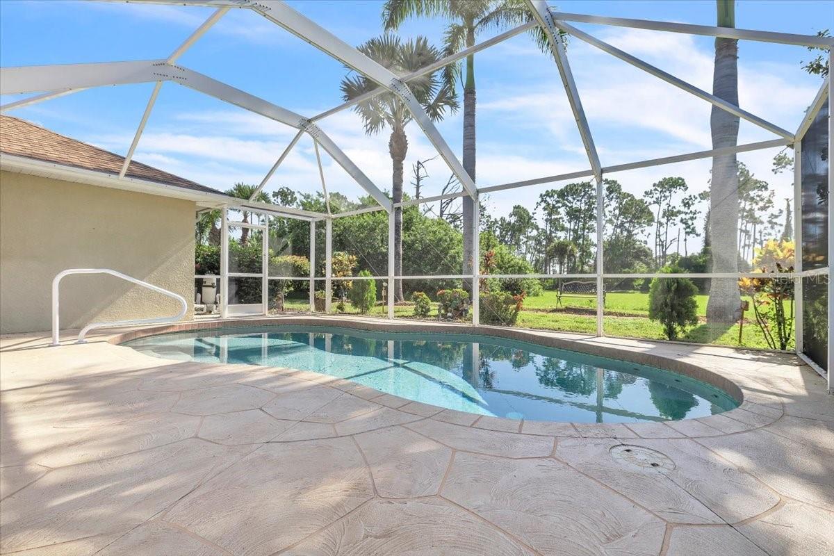 142 AUSTRALIAN DR