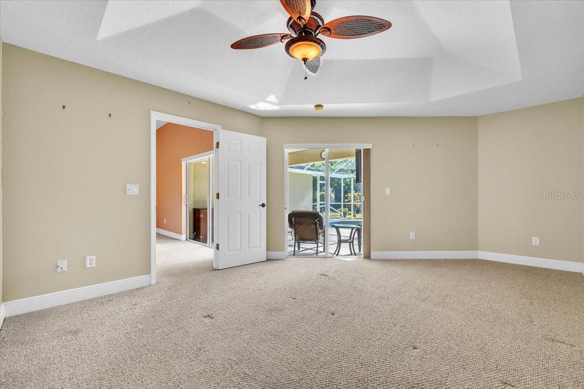 142 AUSTRALIAN DR