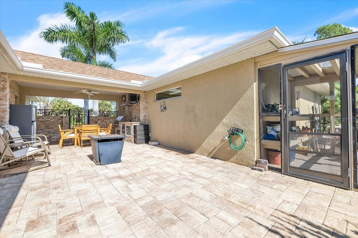 142 AUSTRALIAN DR