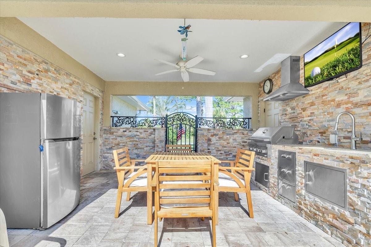 142 AUSTRALIAN DR
