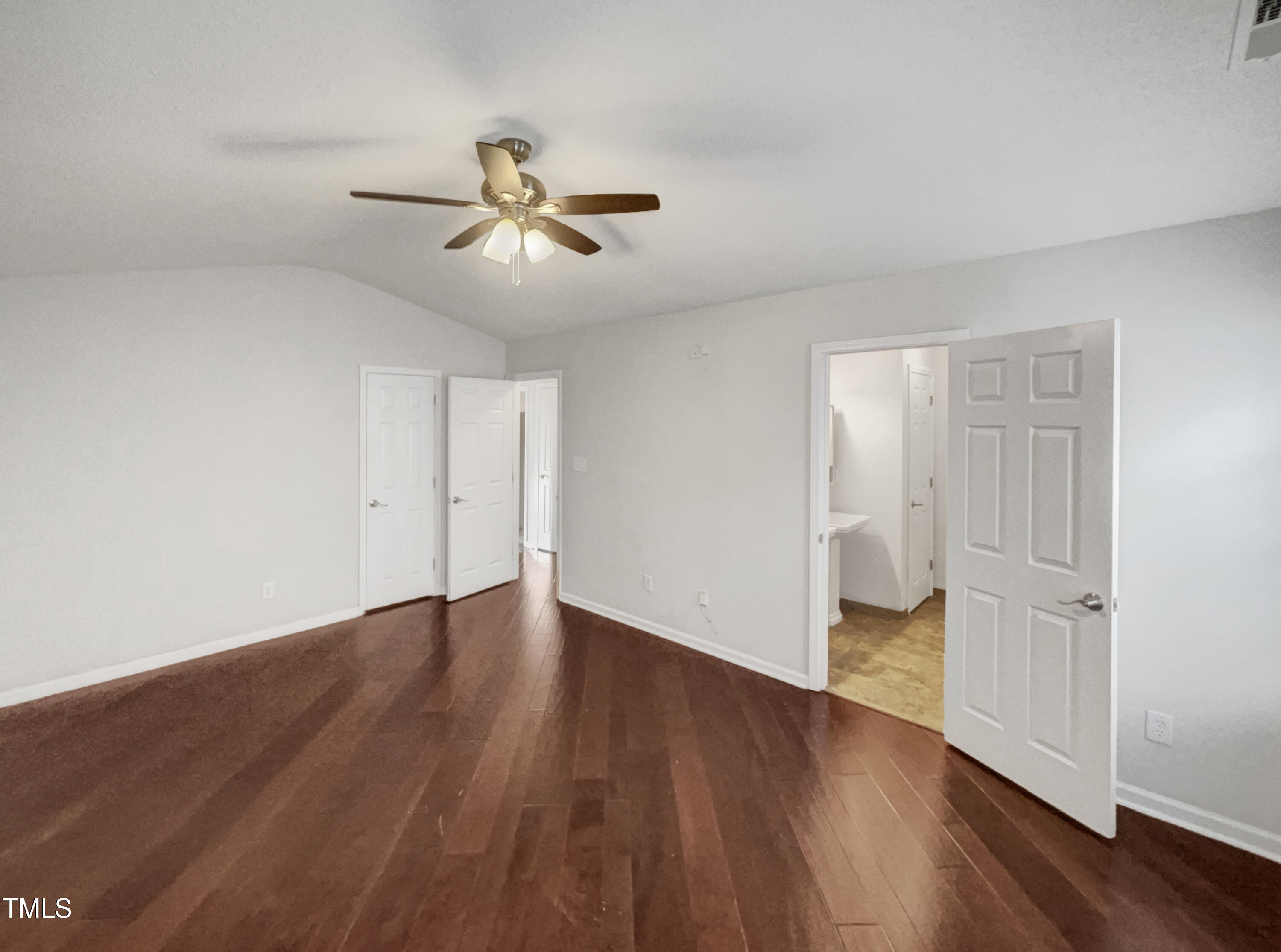 11 Windsor Glen Drive