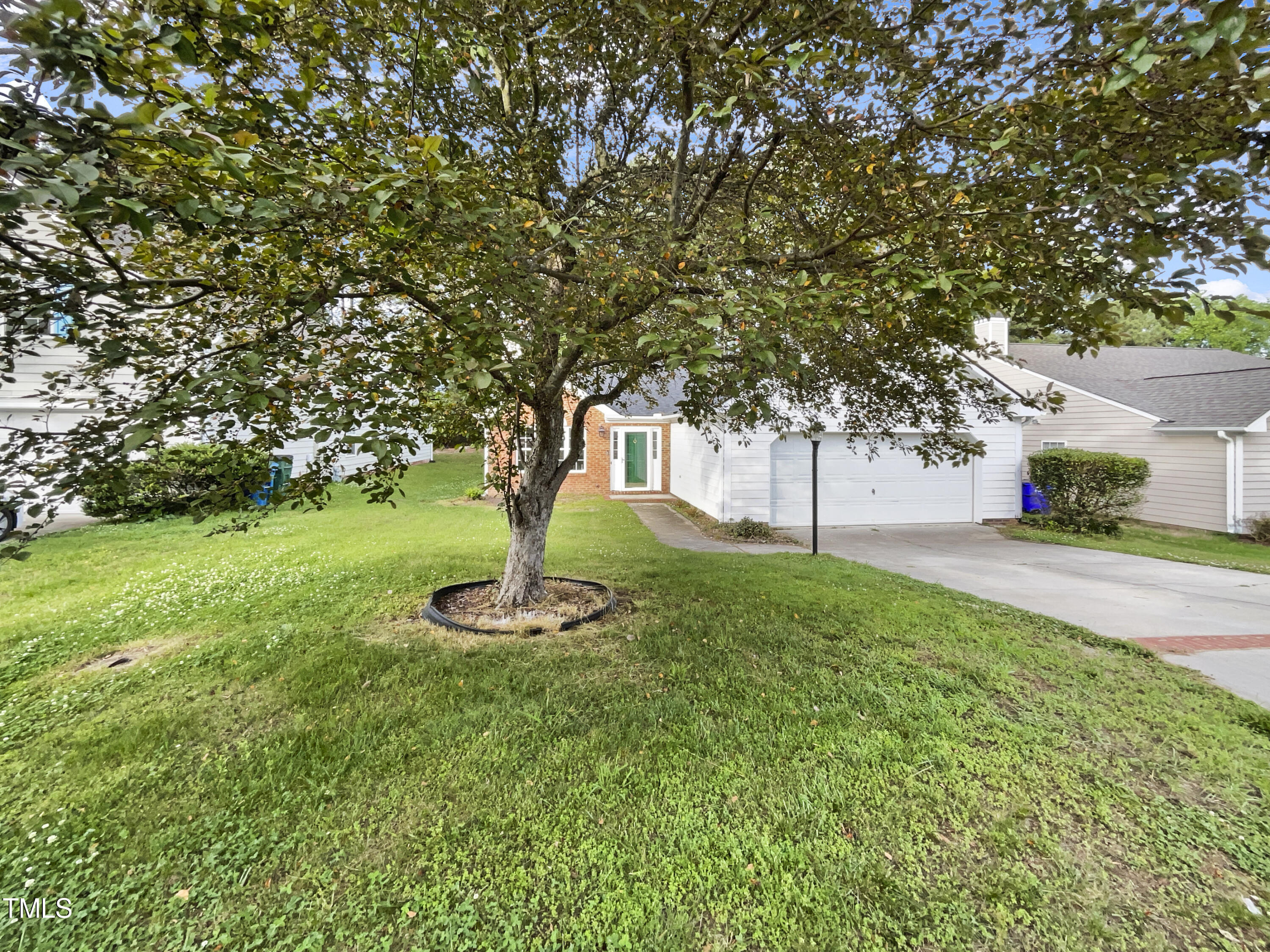 11 Windsor Glen Drive